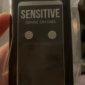 Lovisa diamond studs.